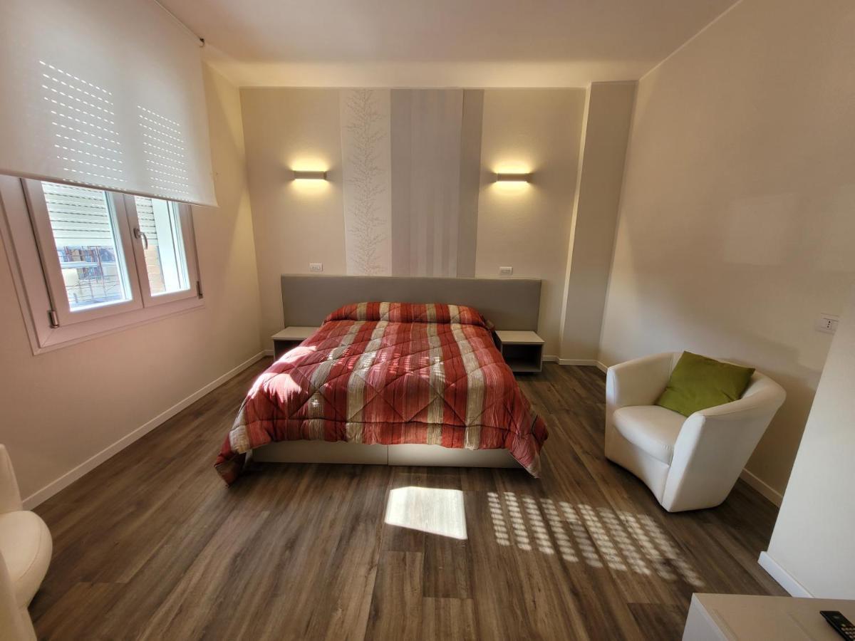 Stop&Go Suites And Apartments マラネッロ エクステリア 写真