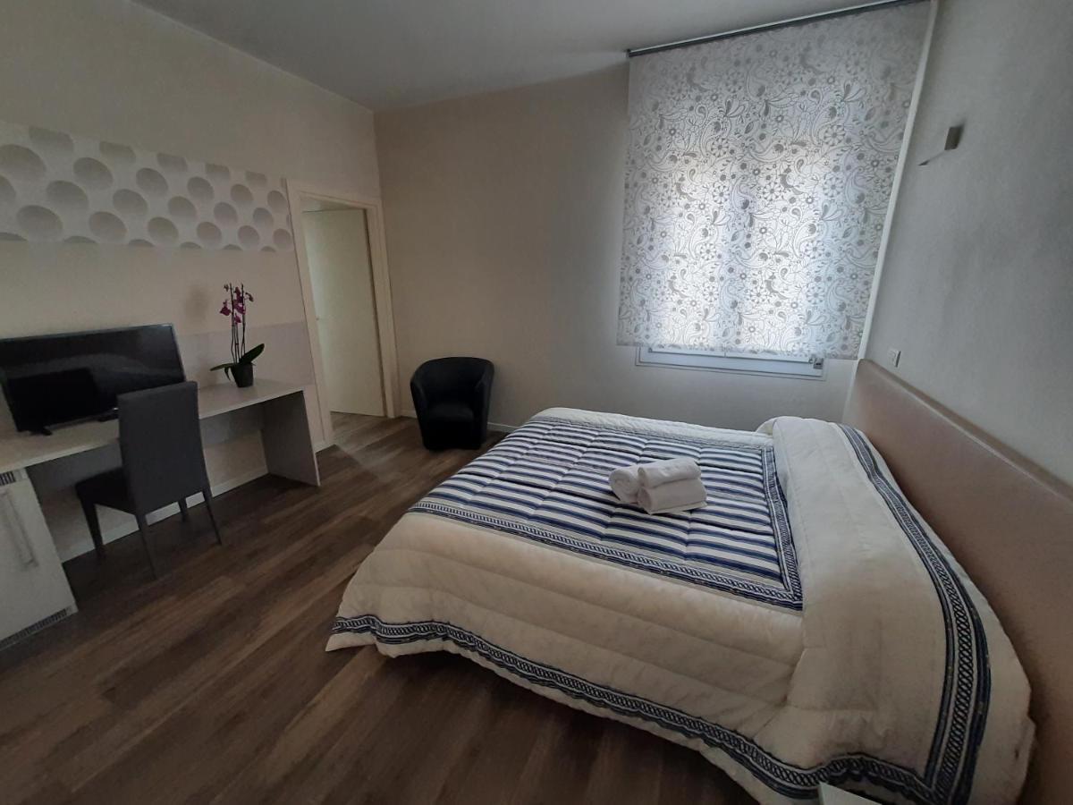 Stop&Go Suites And Apartments マラネッロ エクステリア 写真