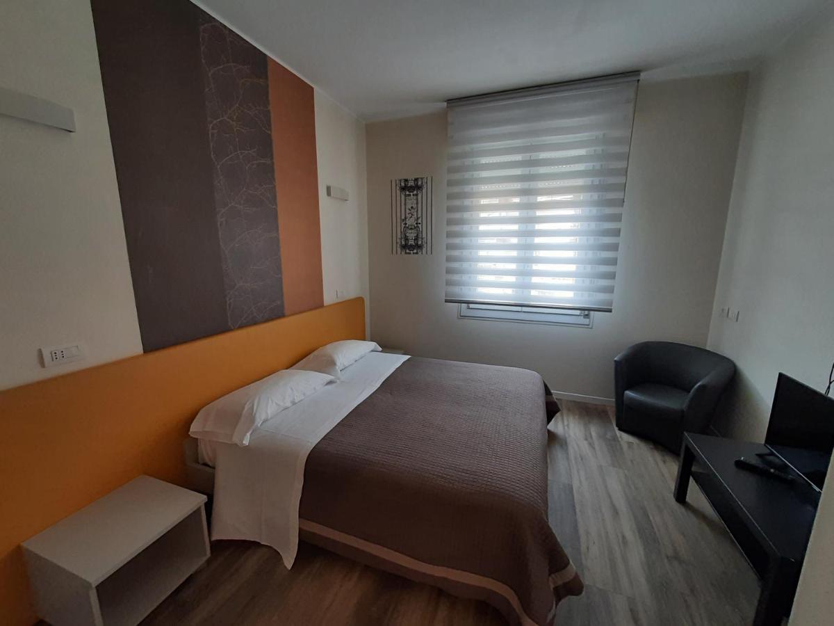 Stop&Go Suites And Apartments マラネッロ エクステリア 写真