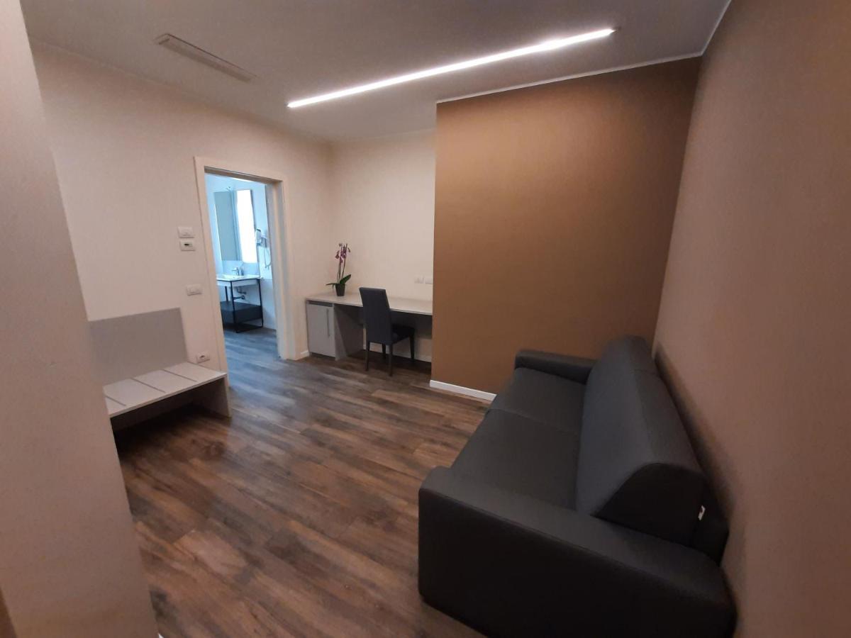 Stop&Go Suites And Apartments マラネッロ エクステリア 写真